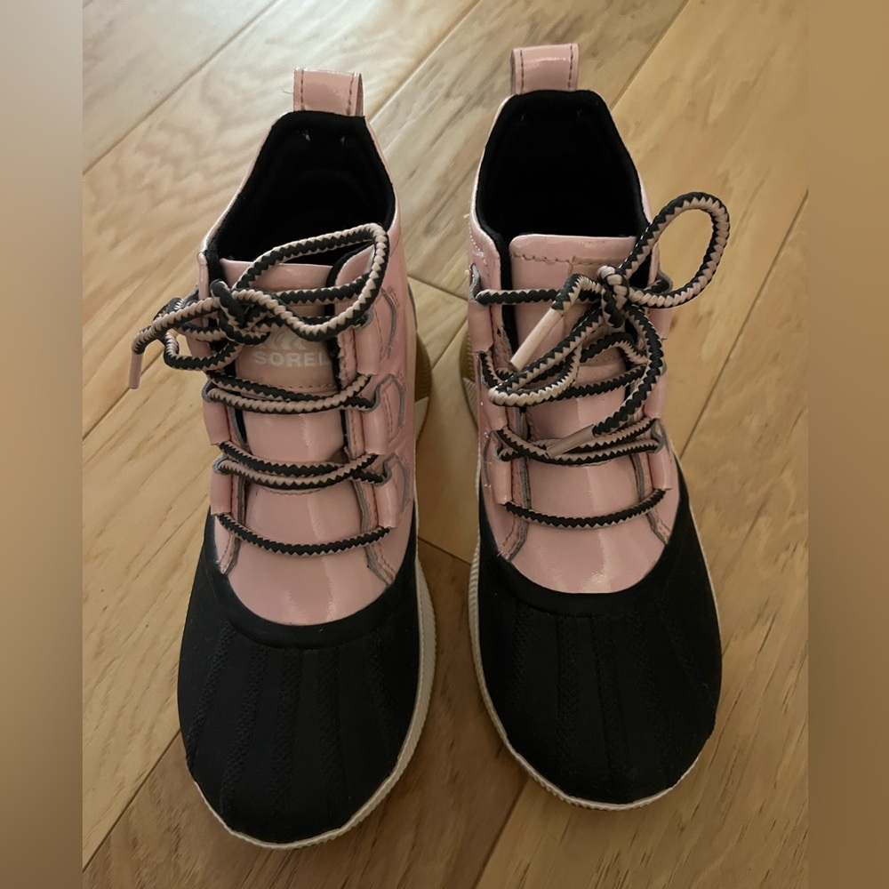 OUT N ABOUT™ III Classic Women's
Pink Waterproof Boot, Sz 6 EUC - Mint